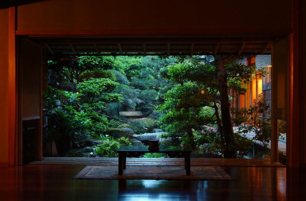 Sitting area of Nishimuraya Honkan