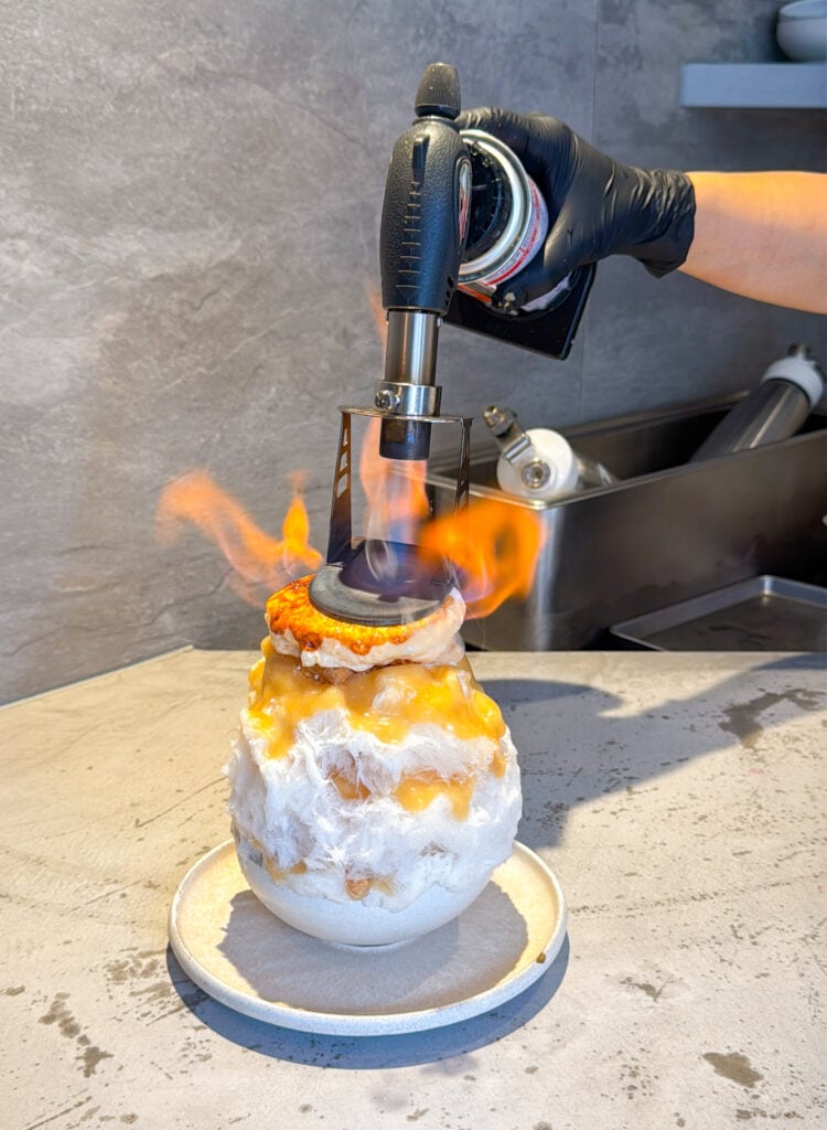 Apple kakigori (shave ice) from Azuki to Kouri in Tokyo